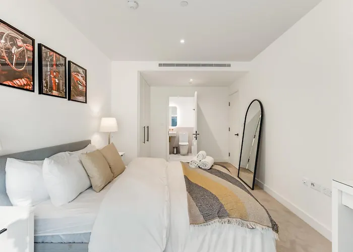 Khayat Homes - The Great Escape - 3 Bed Luxury Apt