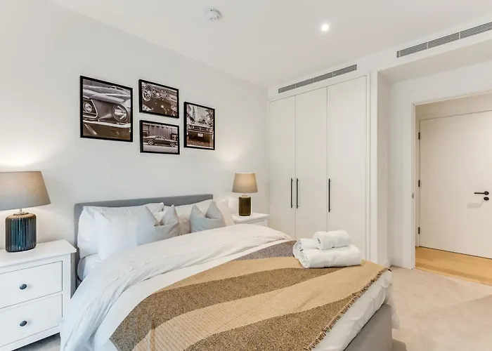 Khayat Homes - The Great Escape - 3 Bed Luxury Apt